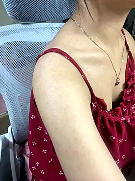 Mina048 online show from 10.16.25