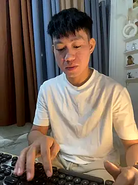 xshyboyx online show from 10.26.25