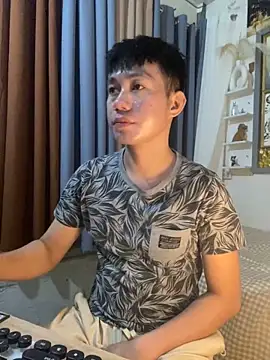 xshyboyx online show from 12.17.25