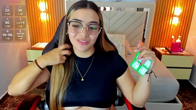 Snapshot of KYLIE_JONES6 chatting on 09.13.25 KYLIE JONES6 online show from 09.13.25