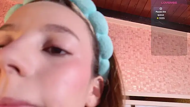 ambar rosse25 online show from 10.27.25