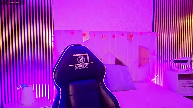 LIHIAN TAY online show from 04.09.26