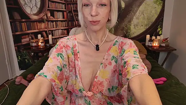 Snapshot of HaileeAtHome chatting on 06.24.26 HaileeAtHome online show from 06.24.26