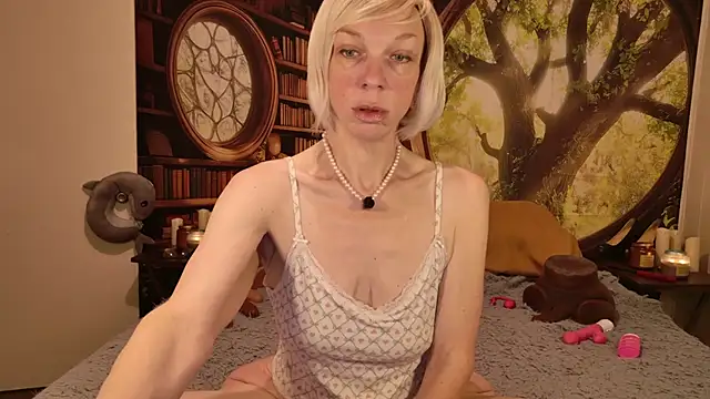 Snapshot of HaileeAtHome chatting on 07.23.26 HaileeAtHome online show from 07.23.26