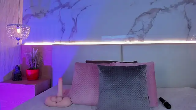 ValSmith  online show from 10.10.25