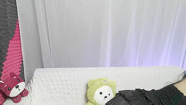 Snapshot of kemybaby chatting on 09.17.25 kemybaby online show from 09.17.25