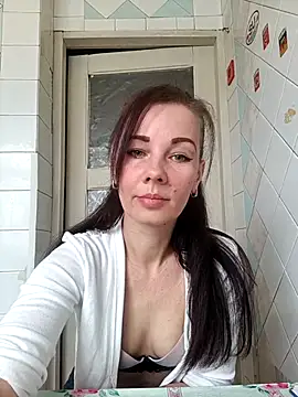 Snapshot of Adeline3302 chatting on 04.17.26 Adeline3302 online show from 04.17.26