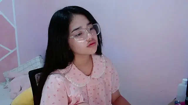 Snapshot of aaliyah_walker chatting on 11.17.25 aaliyah walker online show from 11.17.25