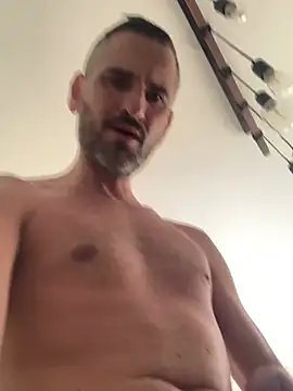 mika13113 online show from 04.19.26