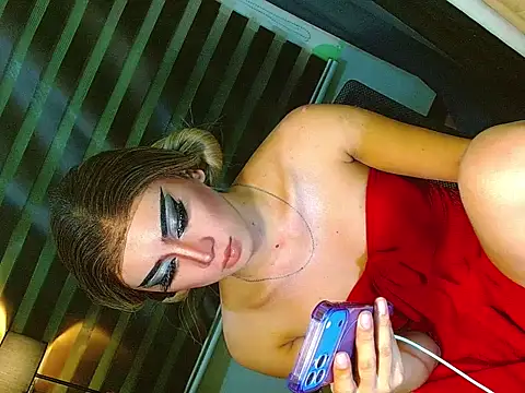Snapshot of Queen_yasii_88 chatting on 06.12.26 Queen yasii 88 online show from 06.12.26