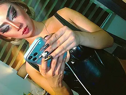 Snapshot of Queen_yasii_88 chatting on 06.24.26 Queen yasii 88 online show from 06.24.26