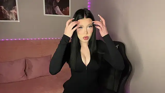 mistress of hearts online show from 09.26.25