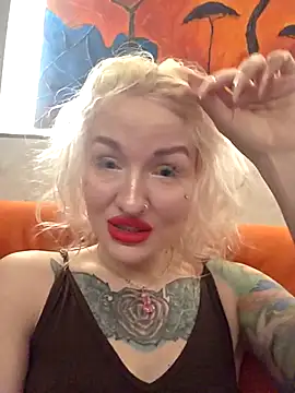 Snapshot of KateMonroe chatting on 05.08.26 KateMonroe online show from 05.08.26