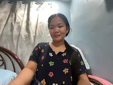 Snapshot of princess_janine chatting on 04.15.26 princess janine online show from 04.15.26