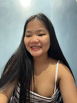 Snapshot of princess_janine chatting on 06.19.26 princess janine online show from 06.19.26