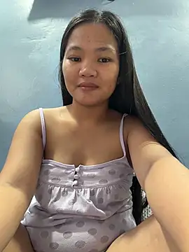 Snapshot of princess_janine chatting on 06.27.26 princess janine online show from 06.27.26