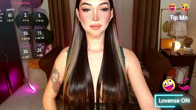 Snapshot of MouthWatering_Ayesha chatting on 12.23.25 MouthWatering Ayesha online show from 12.23.25