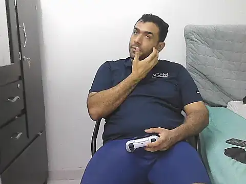 Snapshot of morenocabro10 chatting on 04.10.26 morenocabro10 online show from 04.10.26