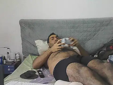Snapshot of morenocabro10 chatting on 05.22.26 morenocabro10 online show from 05.22.26