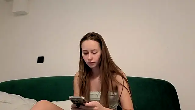 Kisacka online show from 10.29.25