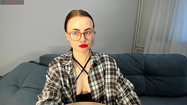 Snapshot of MewStella chatting on 03.26.26 MewStella online show from 03.26.26