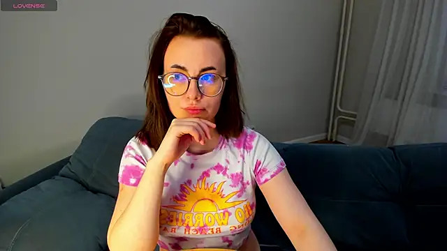 Snapshot of MewStella chatting on 04.24.26 MewStella online show from 04.24.26