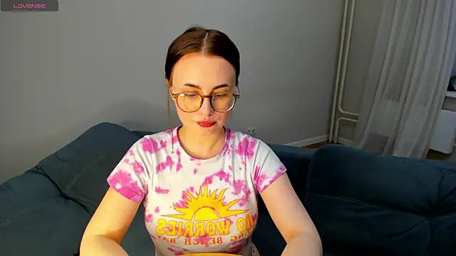 Snapshot of MewStella chatting on 04.25.26 MewStella online show from 04.25.26
