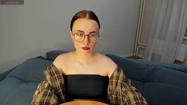 Snapshot of MewStella chatting on 04.27.26 MewStella online show from 04.27.26