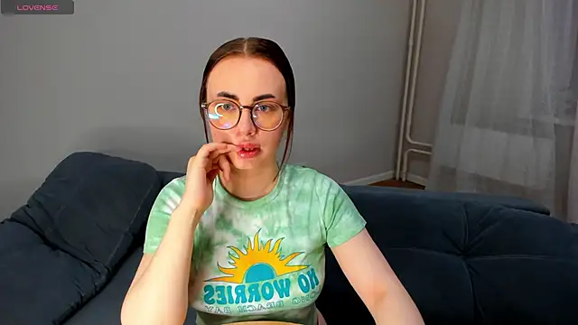 Snapshot of MewStella chatting on 05.05.26 MewStella online show from 05.05.26
