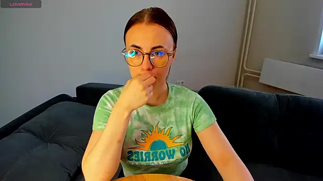 Snapshot of MewStella chatting on 05.18.26 MewStella online show from 05.18.26