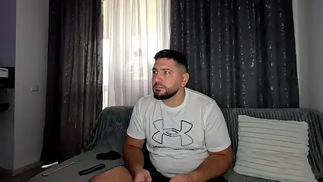 Gold Alpha Boy online show from 09.25.25