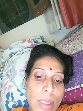 Snapshot of ISHANI-SINGH chatting on 04.27.26 ISHANI-SINGH online show from 04.27.26