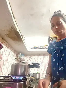 Snapshot of ISHANI-SINGH chatting on 05.15.26 ISHANI-SINGH online show from 05.15.26
