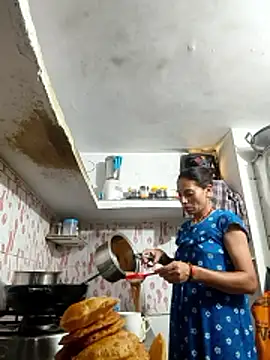 Snapshot of ISHANI-SINGH chatting on 06.18.26 ISHANI-SINGH online show from 06.18.26