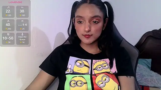 Snapshot of Ari_20_ chatting on 10.15.25 Ari 20 online show from 10.15.25