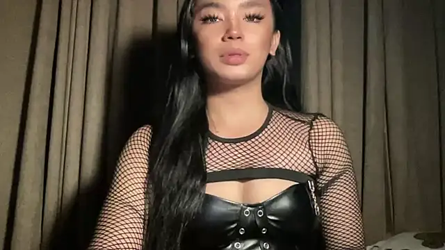 Claudia Johnson online show from 09.08.25