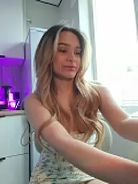 Chloe Ravens online show from 04.13.26