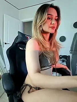 Chloe Ravens online show from 05.18.26
