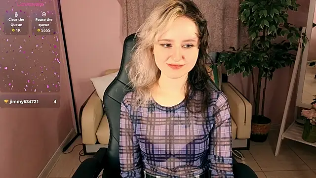 girl next doorr online show from 07.04.26