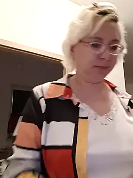 VikaKing online show from 10.19.25