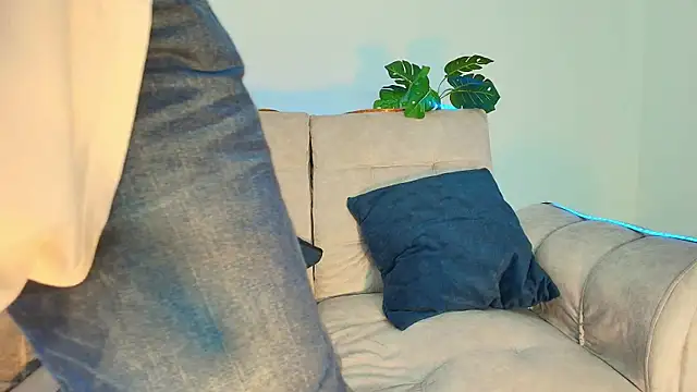 CamiiGuzmanX online show from 09.11.25