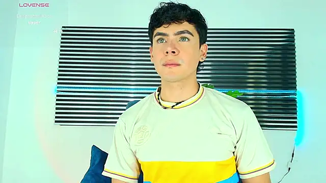 CamiiGuzmanX online show from 12.17.25