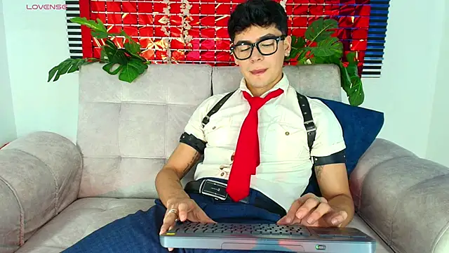 CamiiGuzmanX online show from 02.17.26