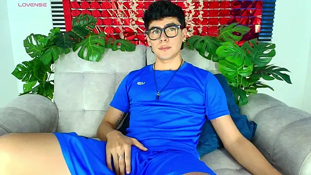 CamiiGuzmanX online show from 02.27.26