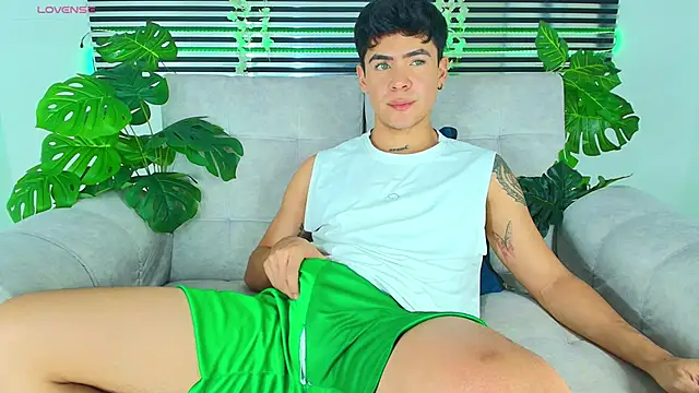 CamiiGuzmanX online show from 04.14.26