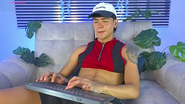 CamiiGuzmanX online show from 07.10.26