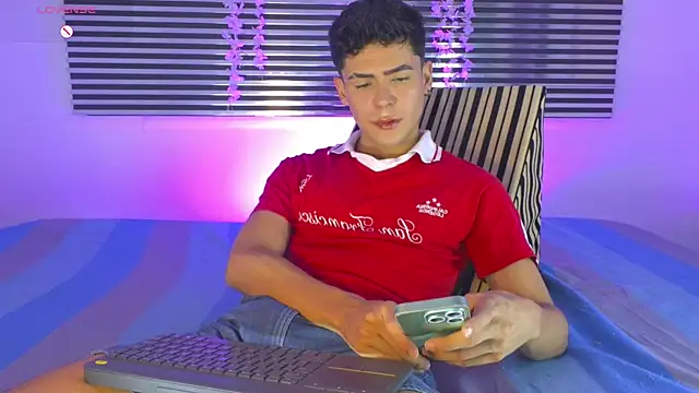 CamiiGuzmanX online show from 07.28.26
