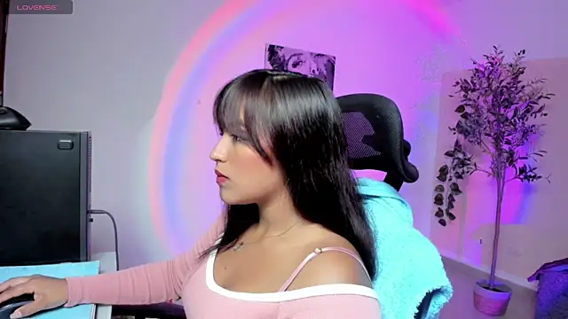 Cameroon-Diaz online show from 09.11.25