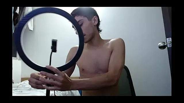 Snapshot of axel_davis_ chatting on 10.03.25 axel davis  online show from 10.03.25