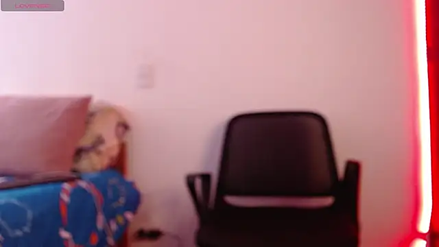 Snapshot of axel_davis_ chatting on 10.10.25 axel davis  online show from 10.10.25